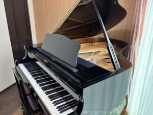 小田急相模原南台ピアノ教室_教室のグランドピアノ